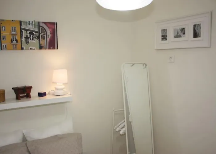 Sweet Alfama, 1 Apartment *